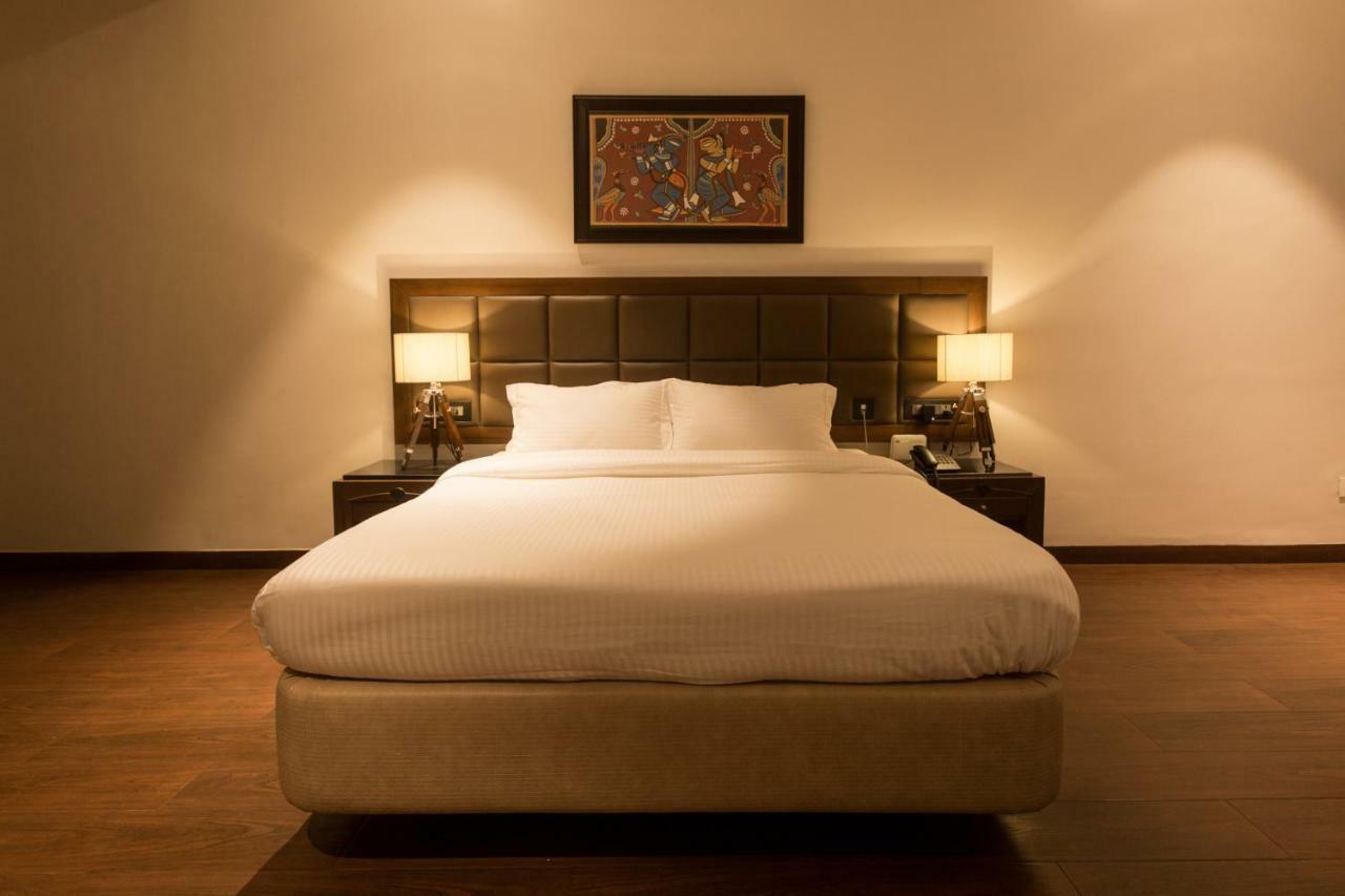 Park Suites Calcutta Extérieur photo